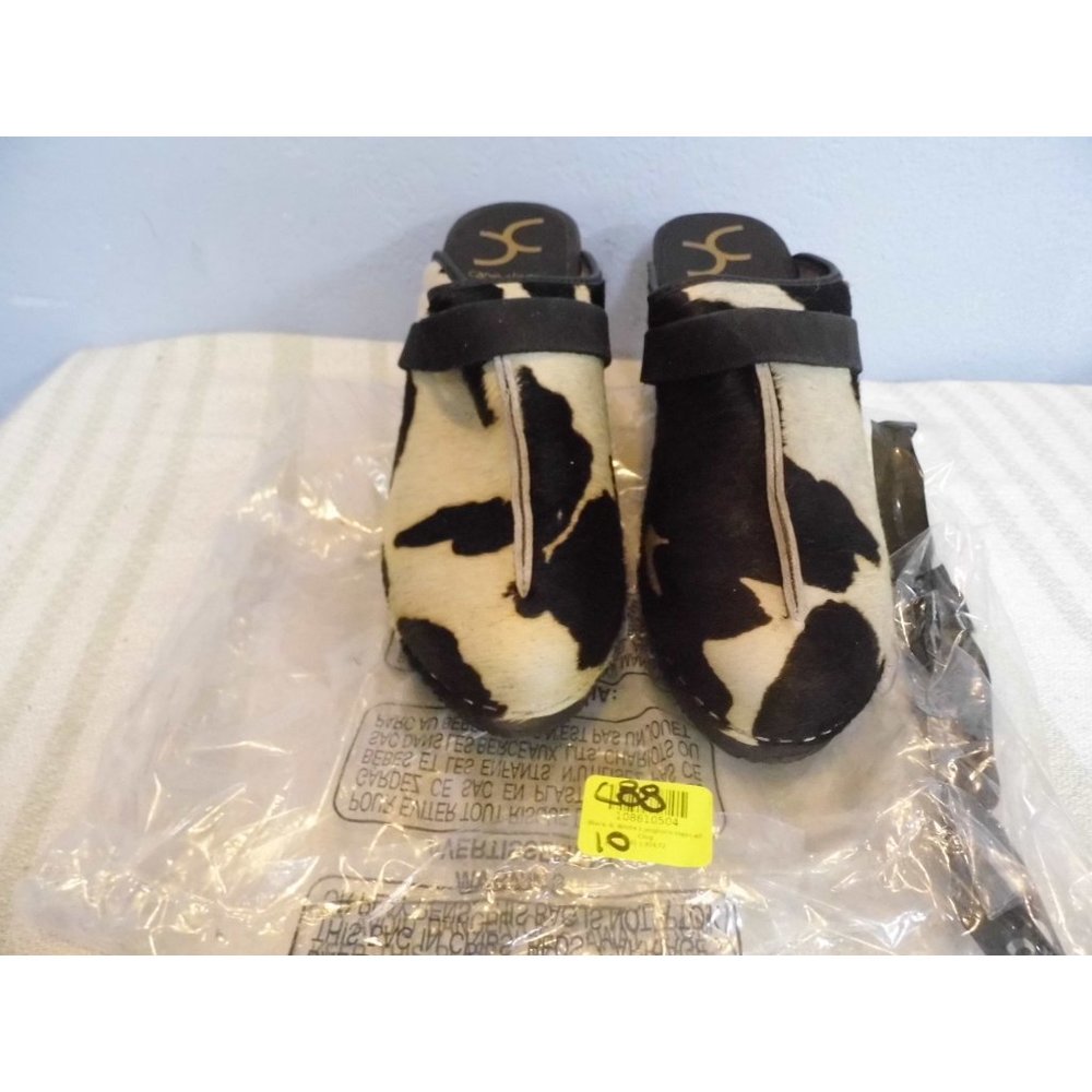 Zulily Black & White Longhorn Haircalf Clog Size 10